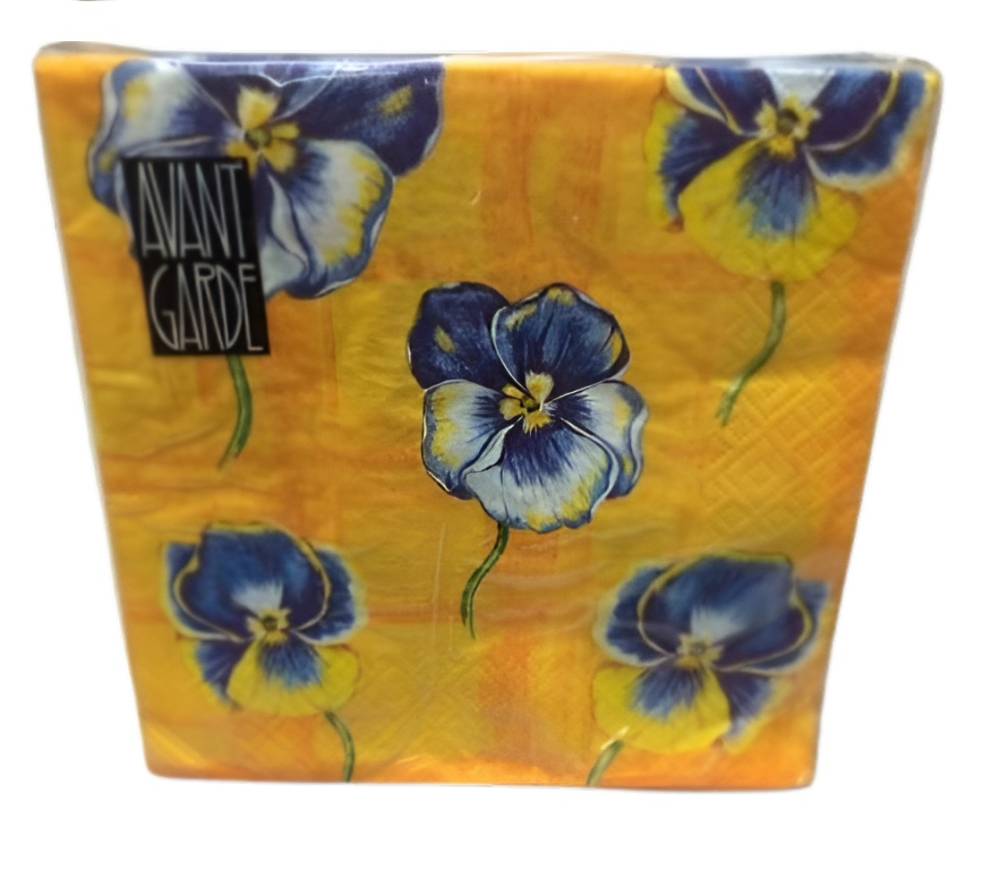 SERVILLETAS CON FLORES  - 17 x 17 CMS. � 20 UNIDADES